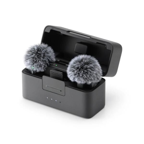 DJI Microphone Mini 2 person