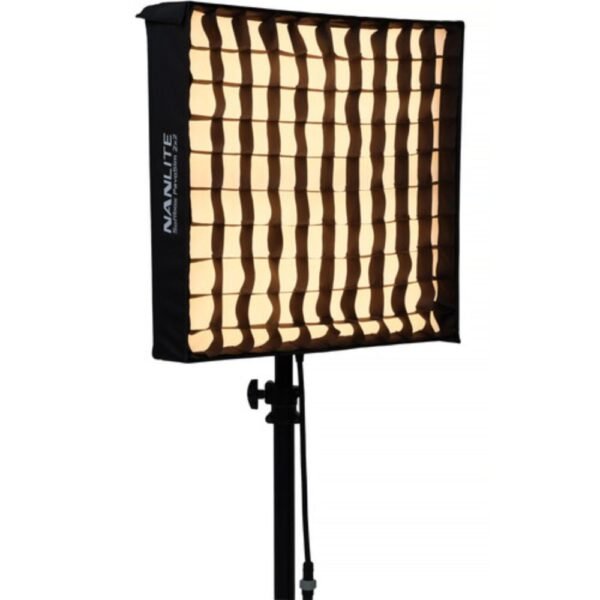 Nanlite Pavoslim240B light