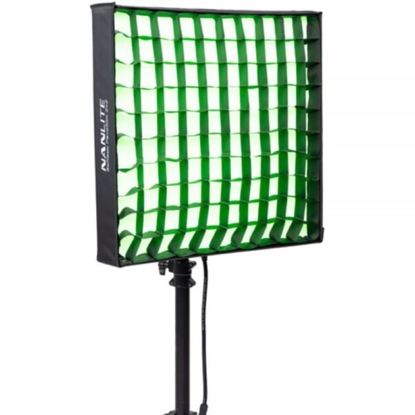 Nanlite Pavoslim240c light
